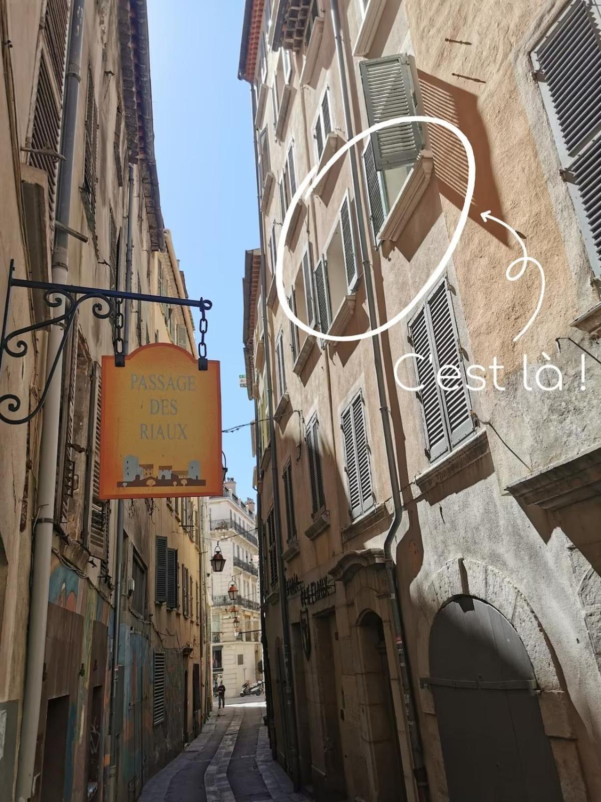 L'escale - Entre Et Marche * Toulon